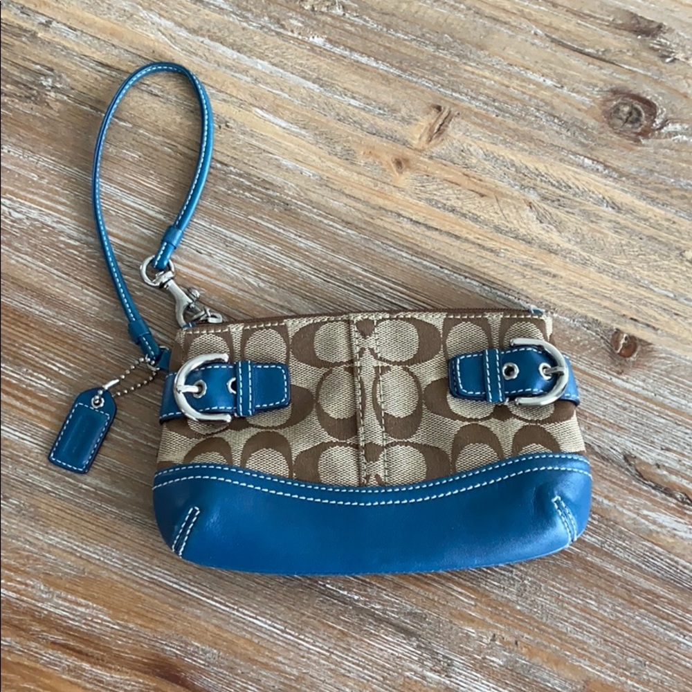 Coach outlet wristlet